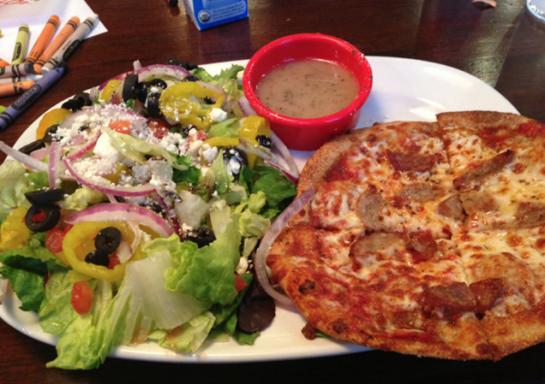 uncle-maddios-pizza-and-salad