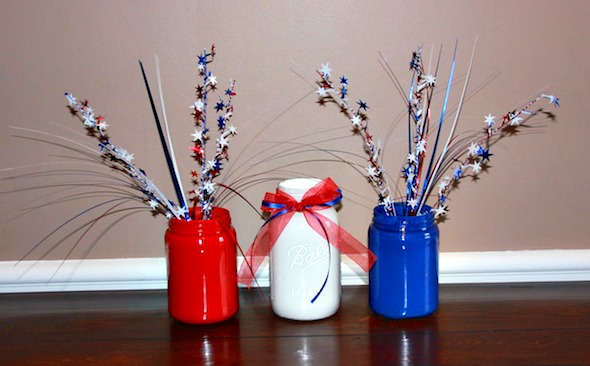 painting-jars-for-4th-of-july